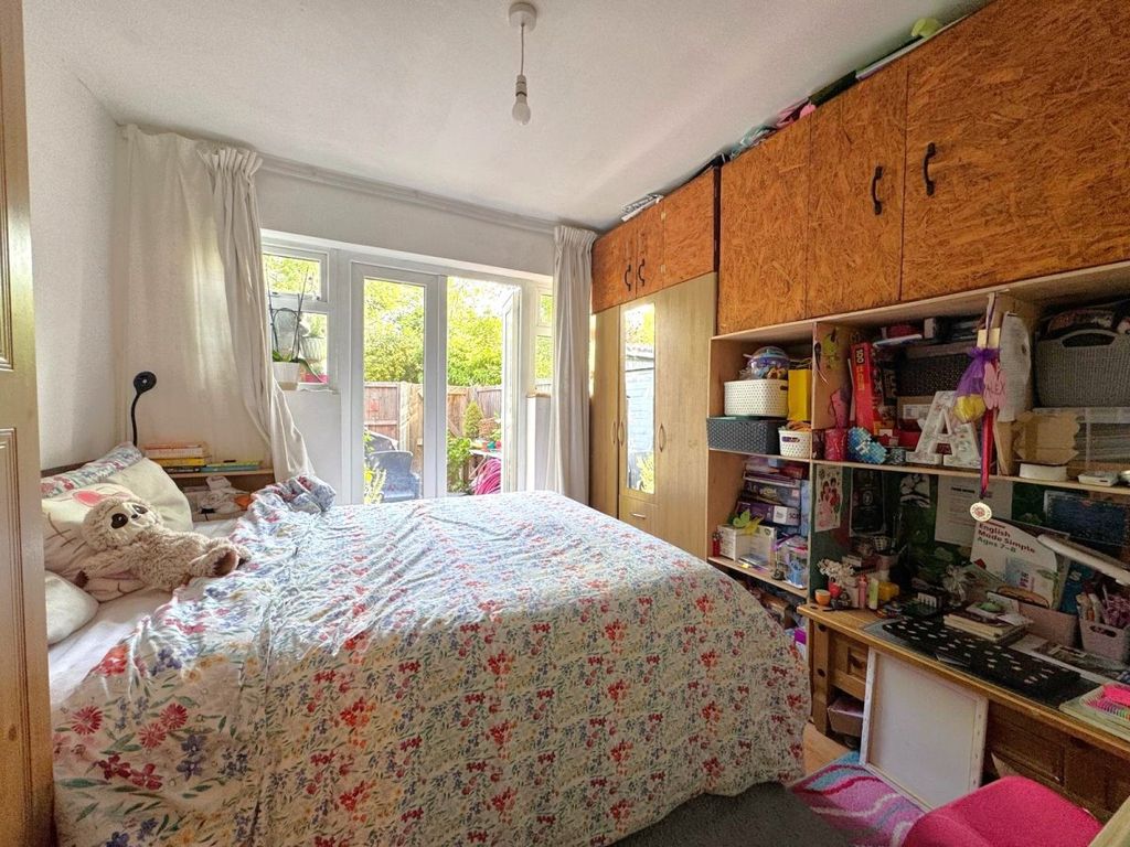 Property photo 3 of 6