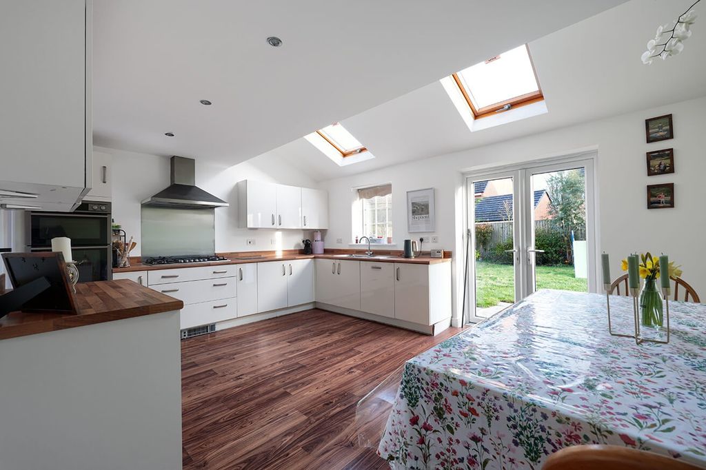 Property photo 3 of 26 4823329