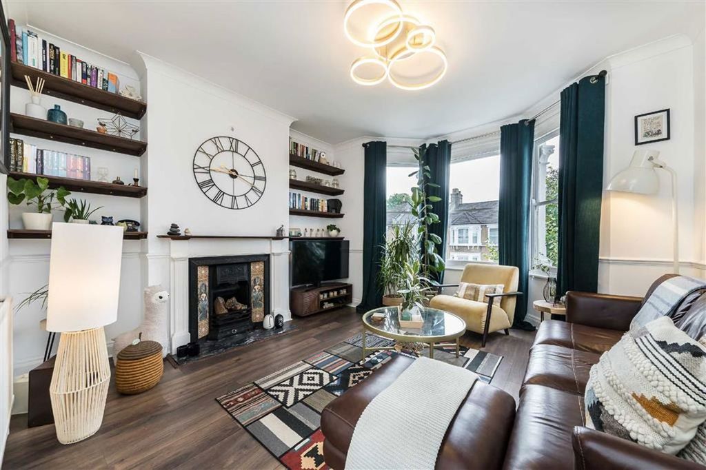 Property photo 1 of 6