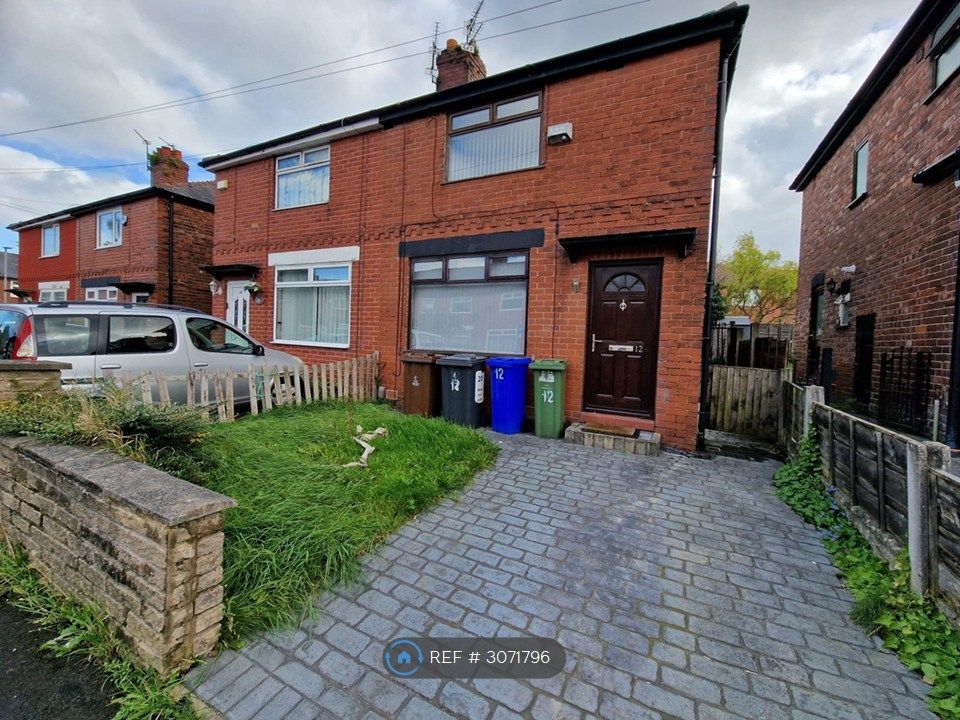Property photo 2 of 27