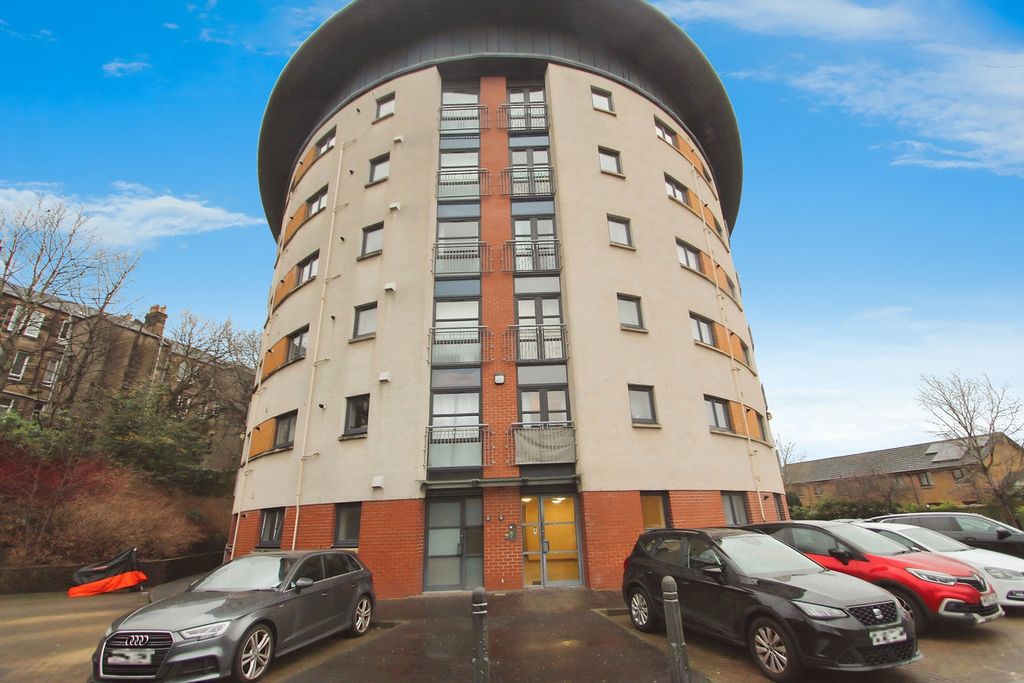 Property photo 1 of 2