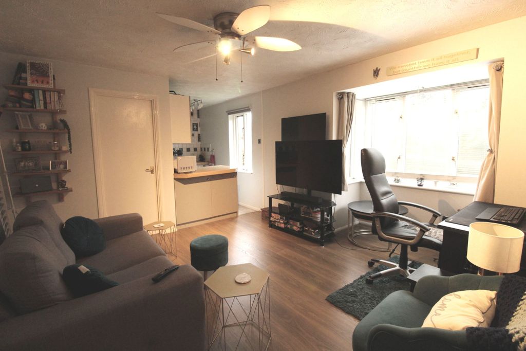 Property photo 2 of 7