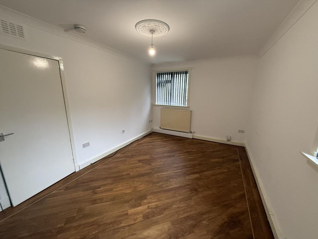 Property photo 3 of 9 Gallery