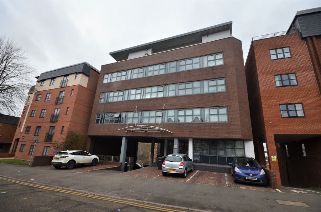 Property photo 1 of 11