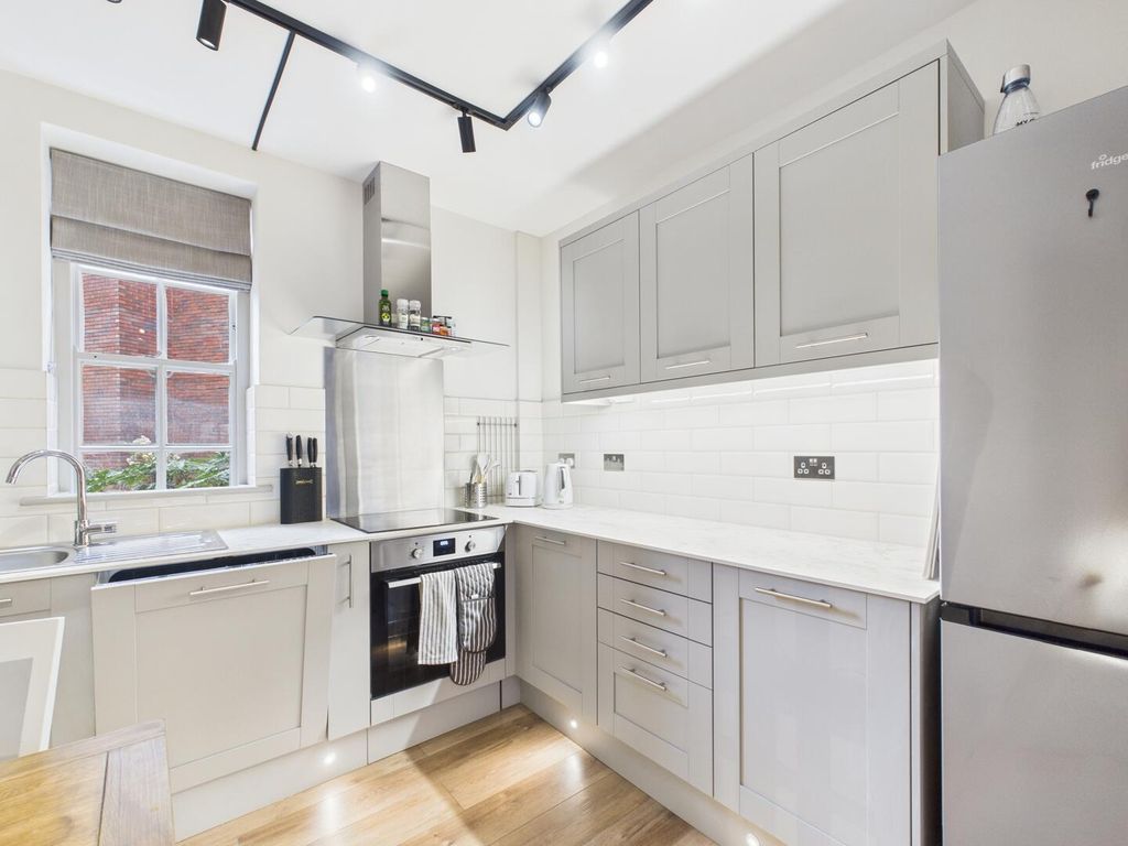 Property photo 1 of 8 Kitchen