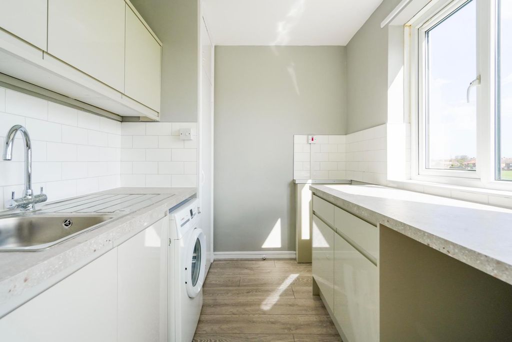 Property photo 3 of 6 Kitchen