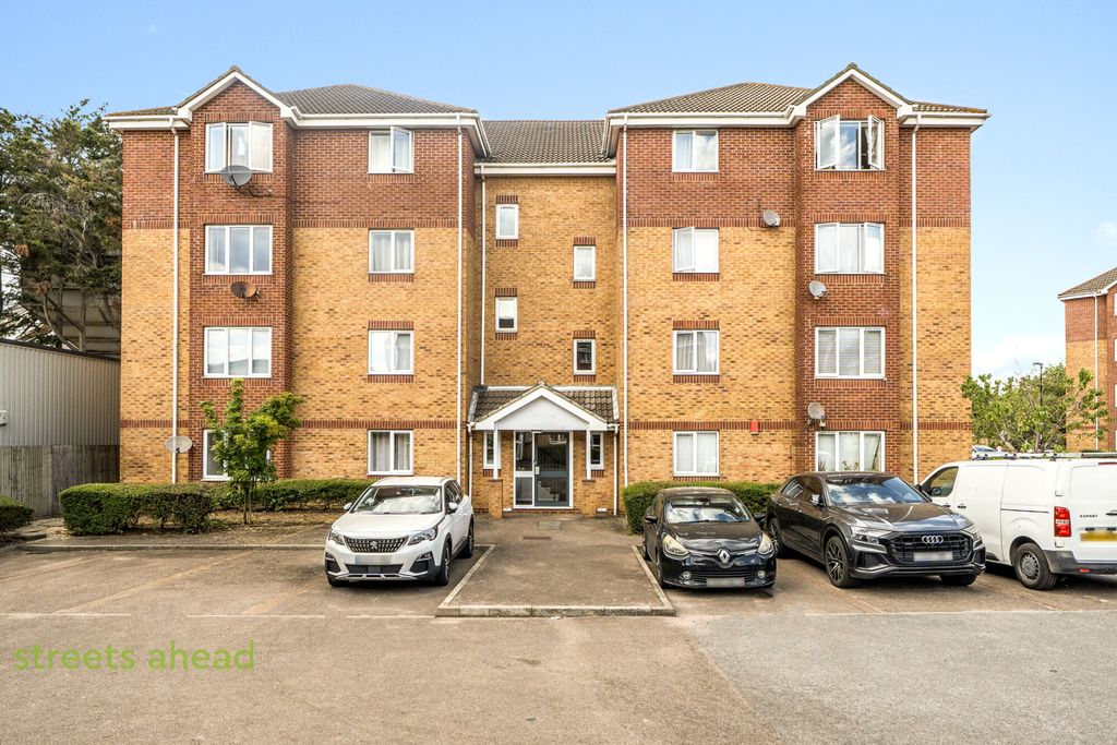 Property photo 2 of 14 E92Fedf3-9E5c-484...