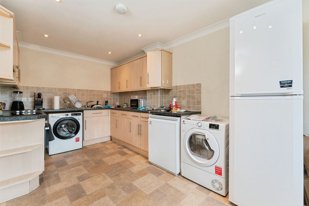 Property photo 2 of 16