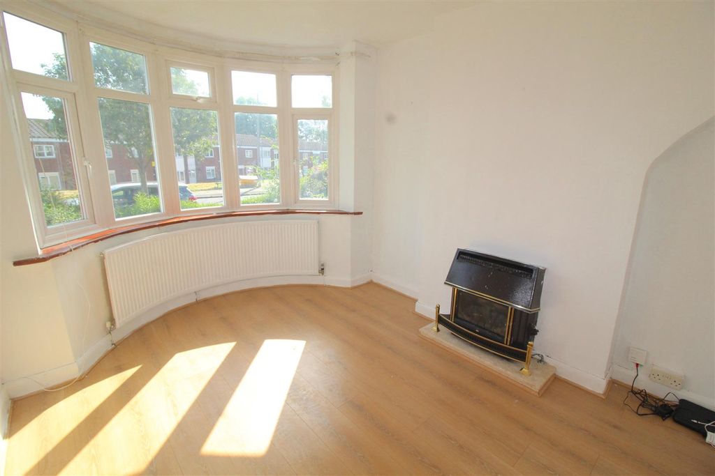 Property photo 2 of 9 Reception Room