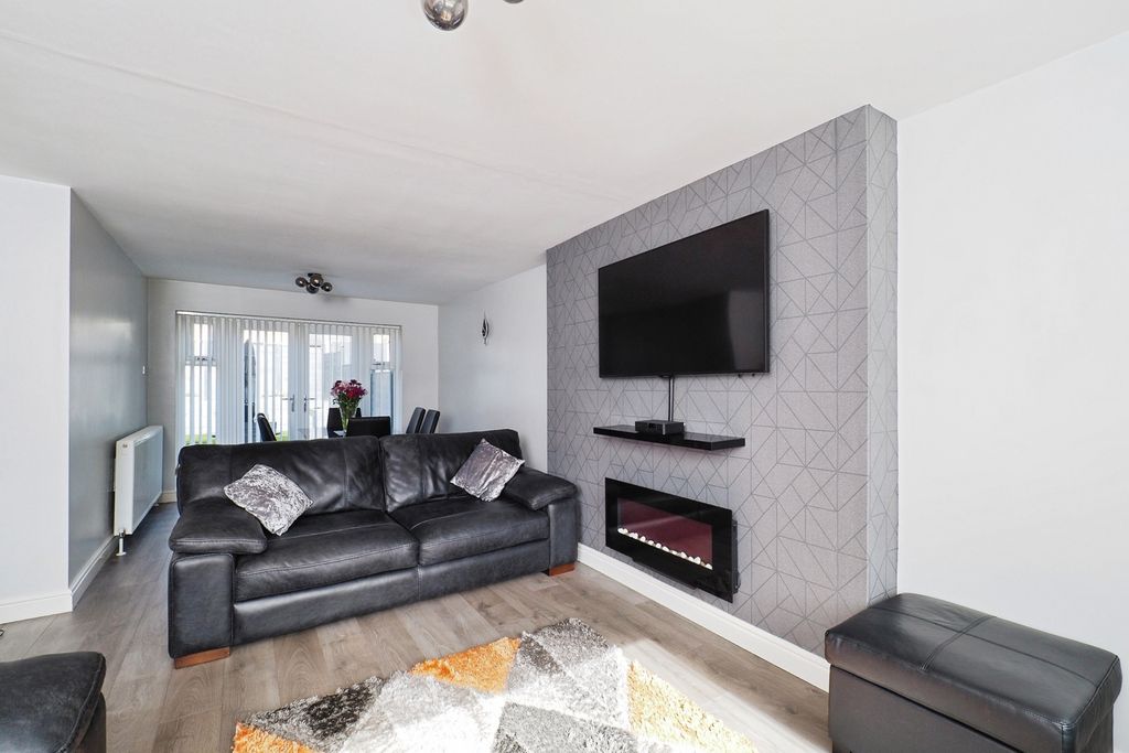 Property photo 3 of 28 Pbox-Img.Jpg