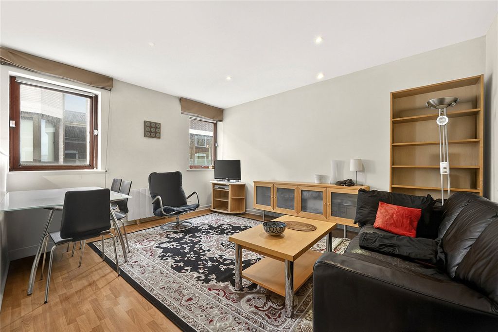 Property photo 2 of 8 Picture No. 13