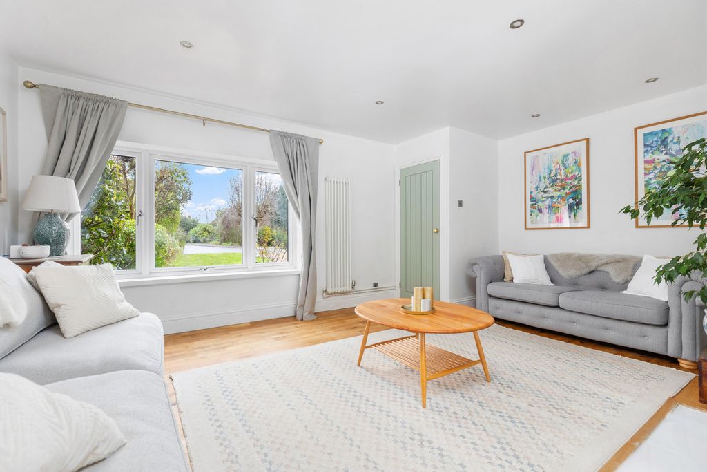 Property photo 3 of 18