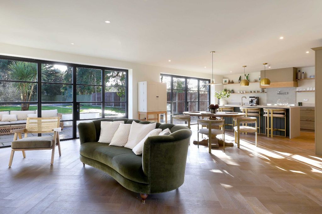 Property photo 2 of 24 Picture No. 17