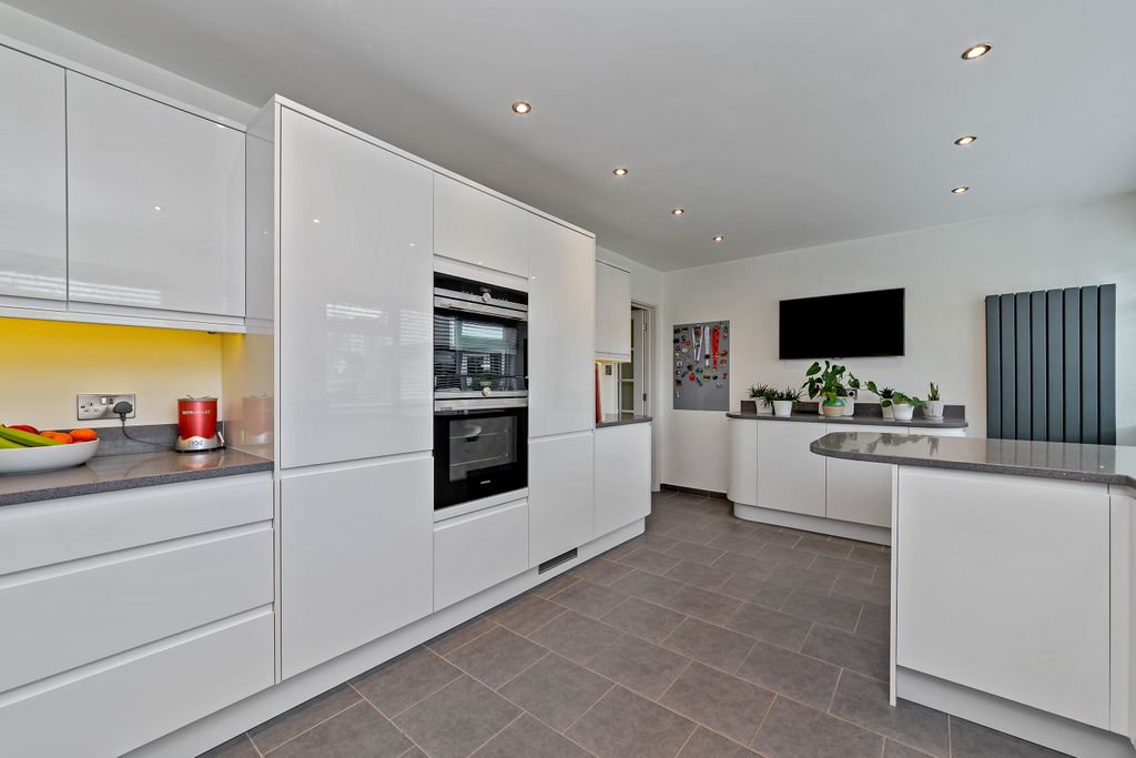 Property photo 2 of 30 20Thewoodlands-12