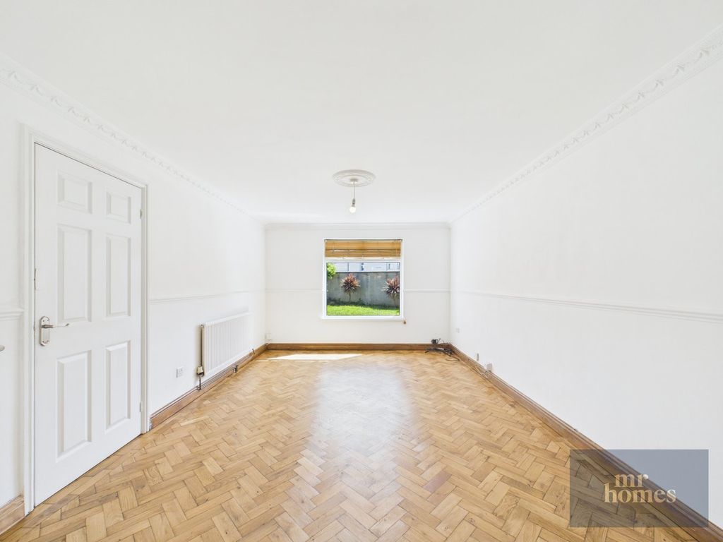 Property photo 2 of 28