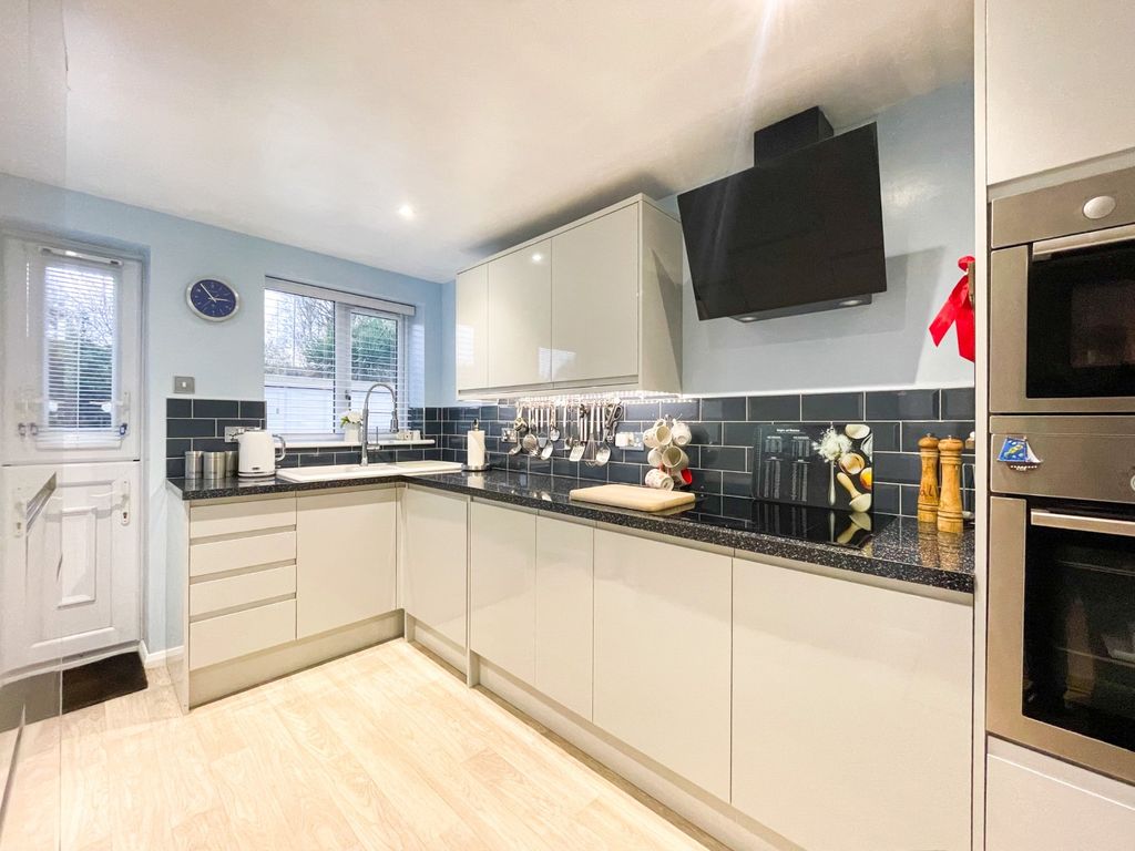 Property photo 3 of 18 3789726