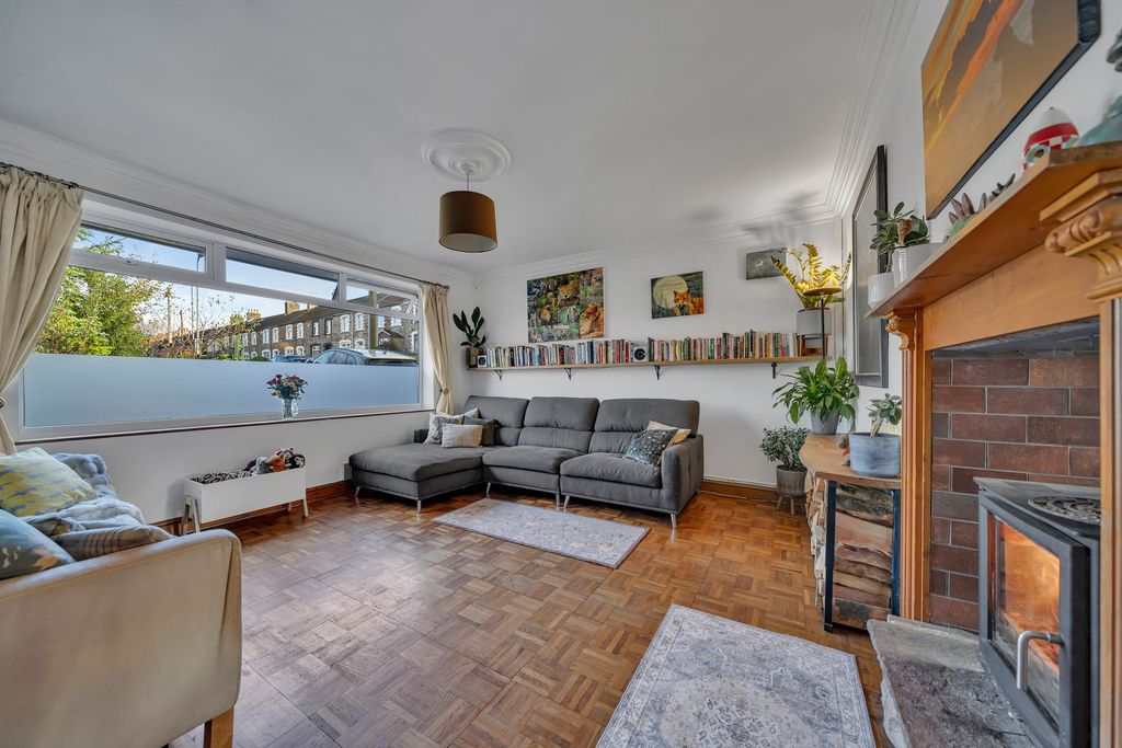 Property photo 2 of 39