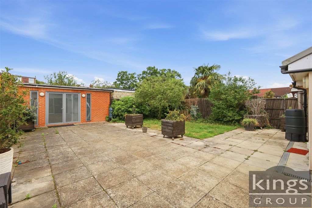 Property photo 2 of 25