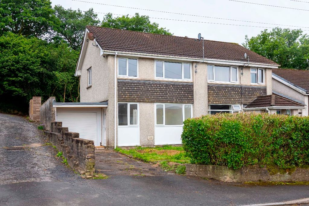 Property photo 2 of 29