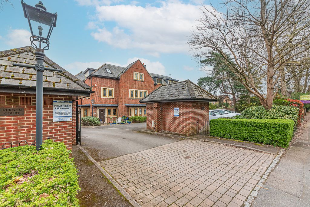 Property photo 1 of 9 Front Aspect