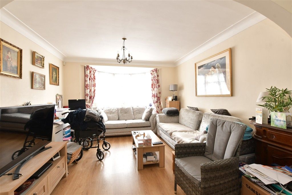 Property photo 2 of 9 Lounge