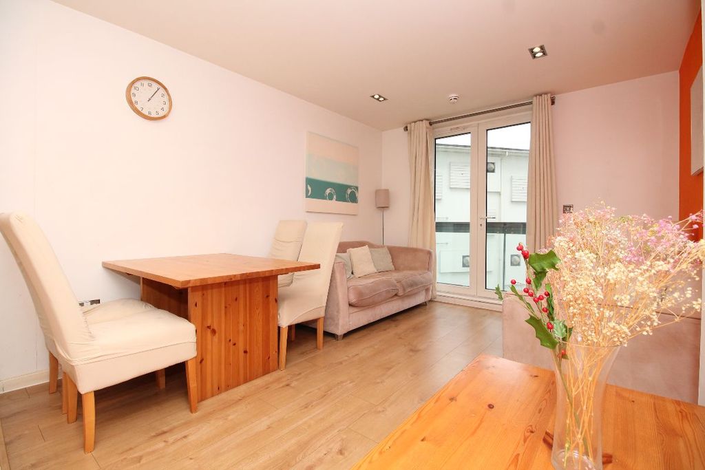 Additional image 6 of 1 bed flat to rentCity Tower, Limeharbour, Canary Wharf E14