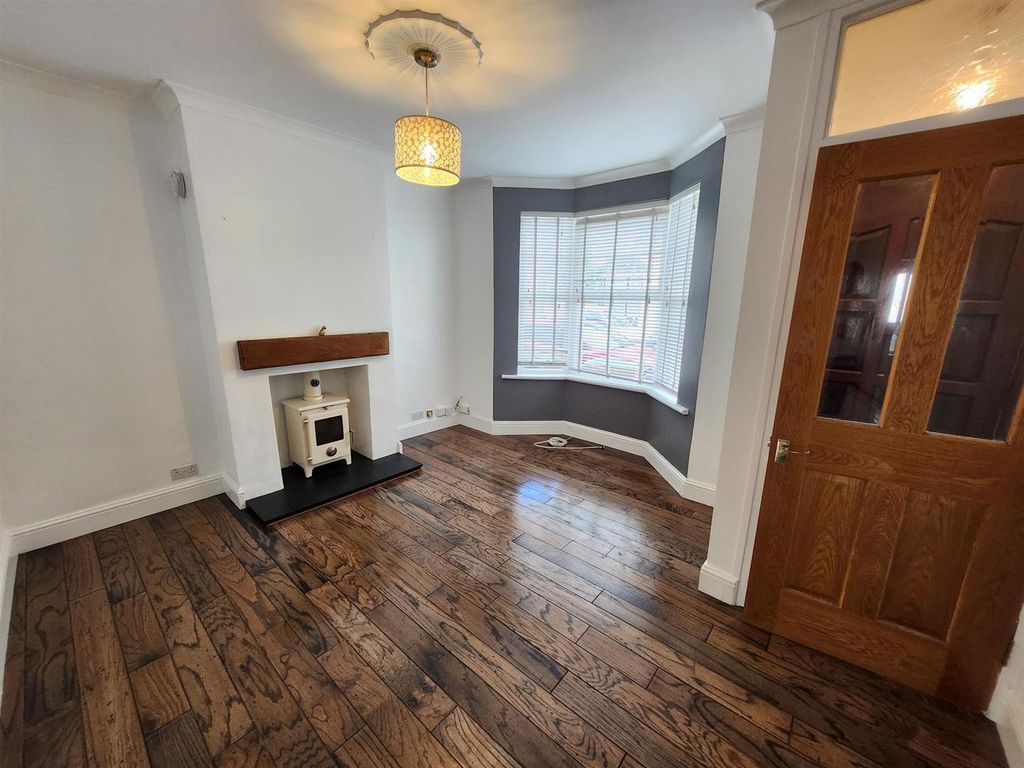 Property photo 3 of 10 1000031141.Jpg