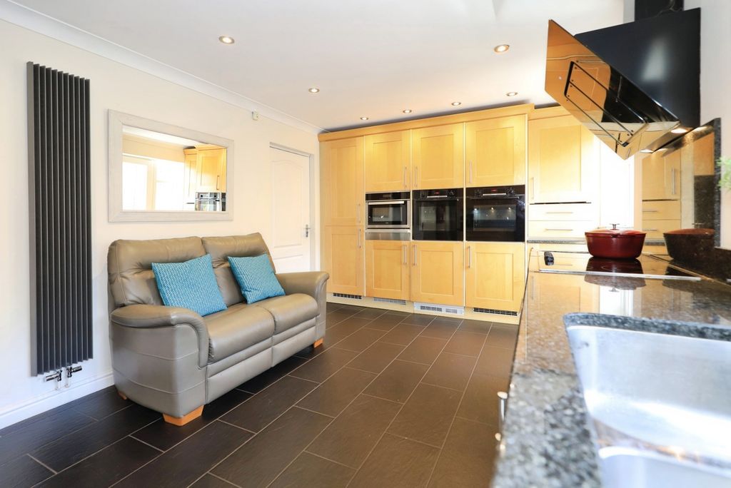 Property photo 3 of 20 Pbox-Img.Jpg
