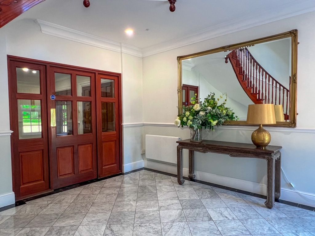 Additional image 14 of 2 bed flat for saleMolesey Park Road, East Molesey KT8