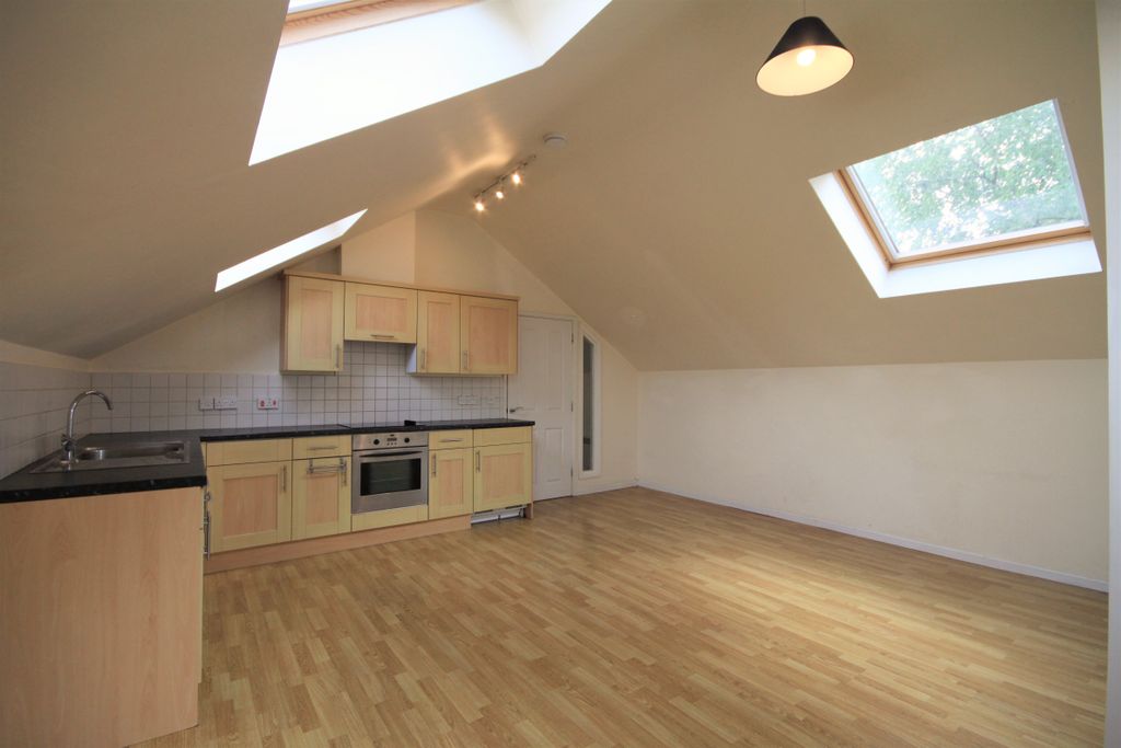 Property photo 3 of 5 Photo 03