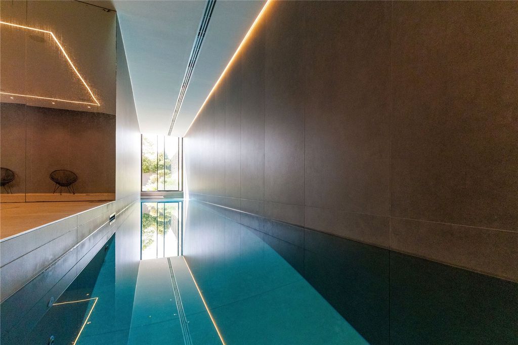 Property photo 2 of 25 Pool