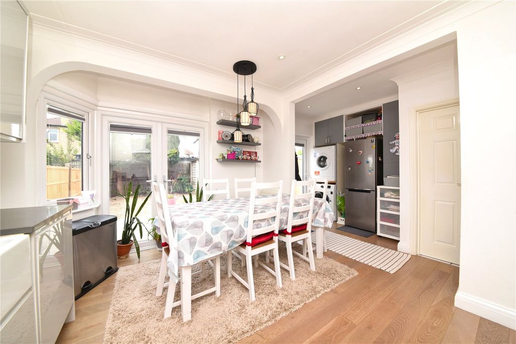 Property photo 3 of 14