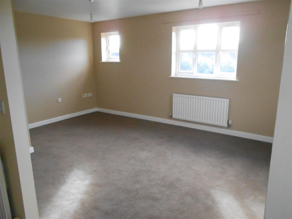 Property photo 3 of 6 188 Massingham Park 017.Jpg