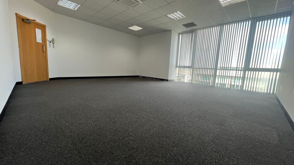 Property photo 3 of 4