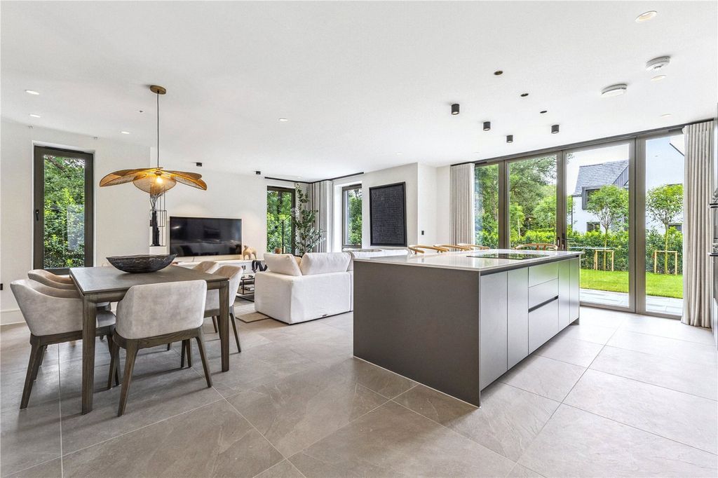 Property photo 2 of 22 Kitchen