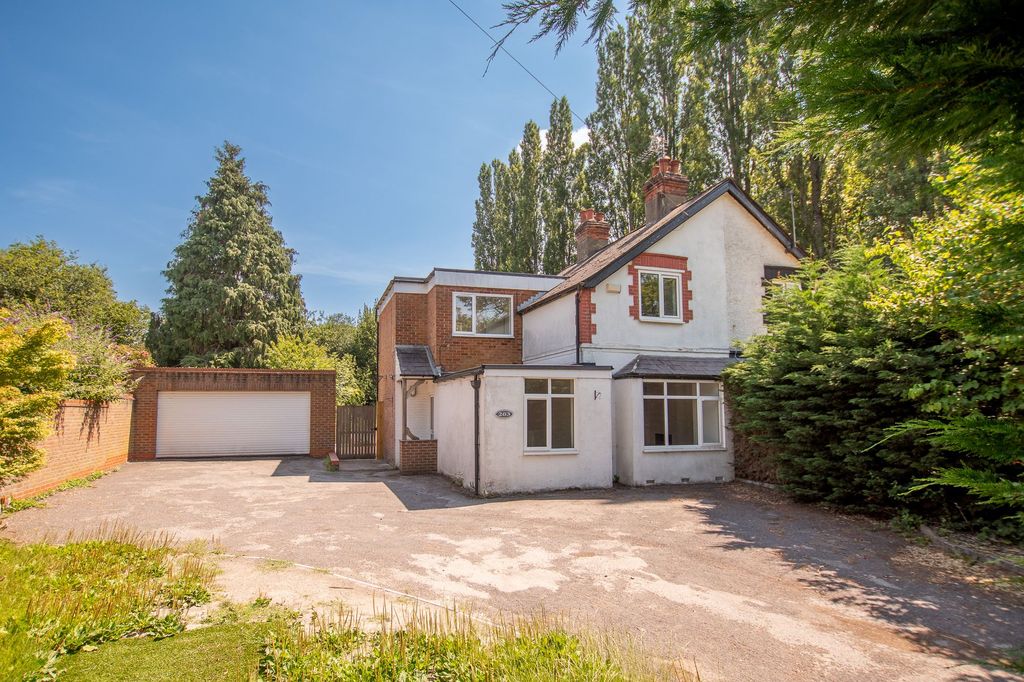 Property photo 1 of 16 External