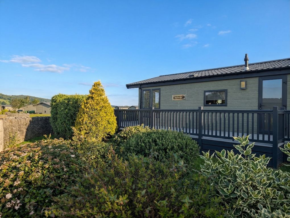 Property photo 2 of 23