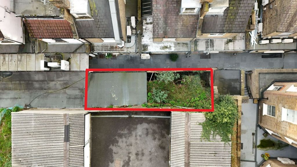 Property photo 3 of 11