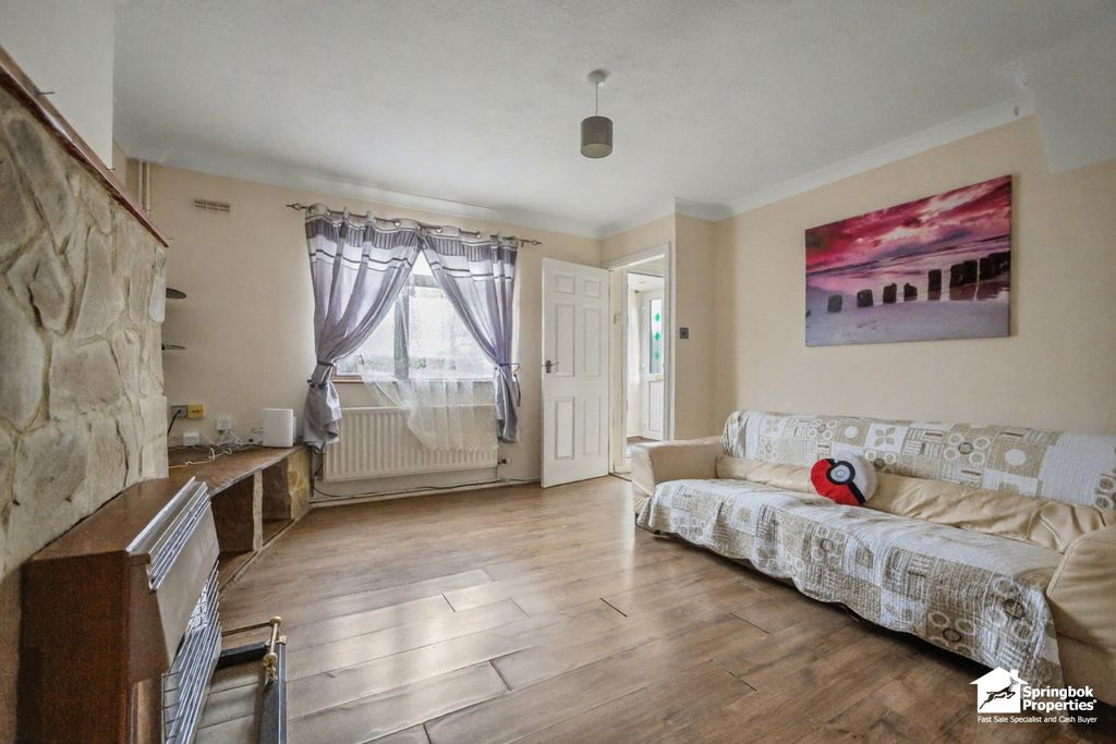 Property photo 3 of 18 Image 2