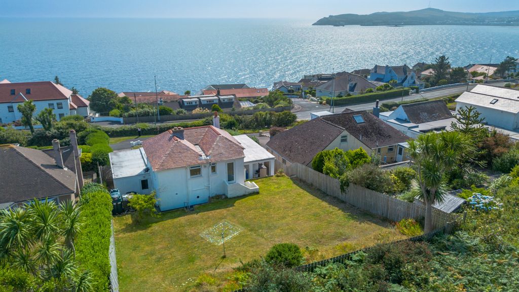 Property photo 2 of 24