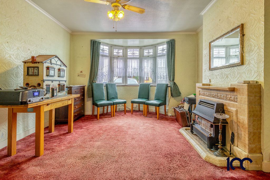 Property photo 2 of 21