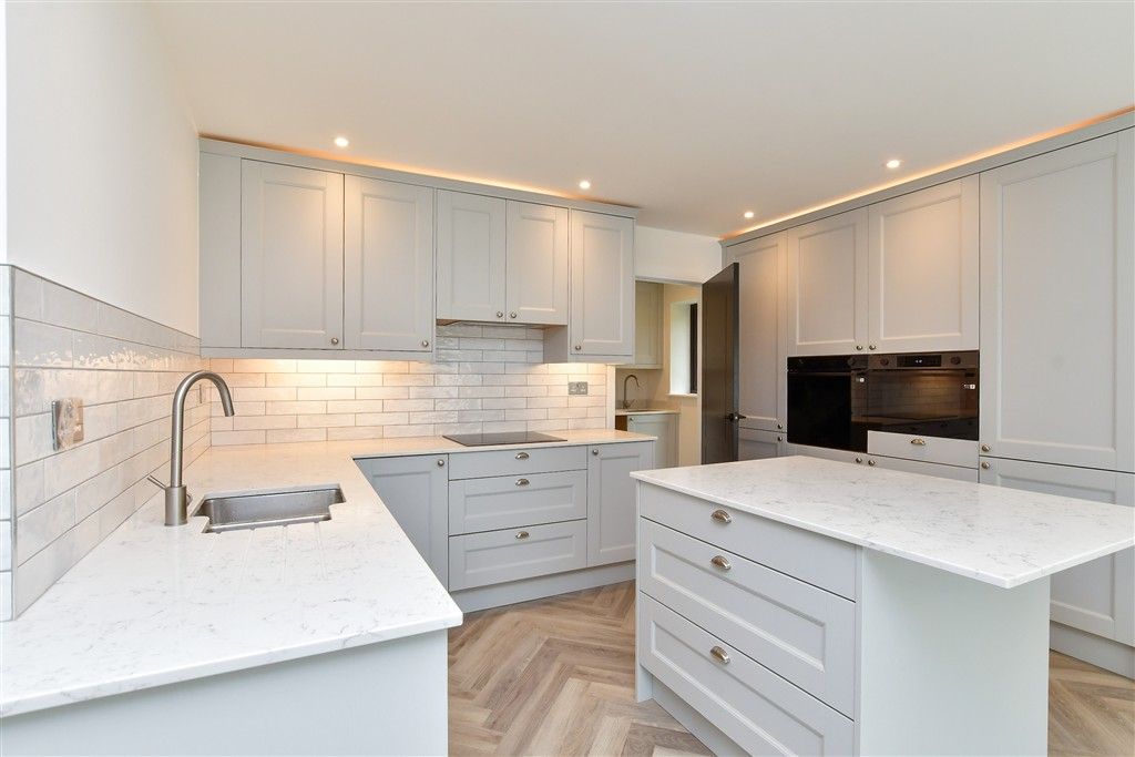 Property photo 1 of 12 Kitchen