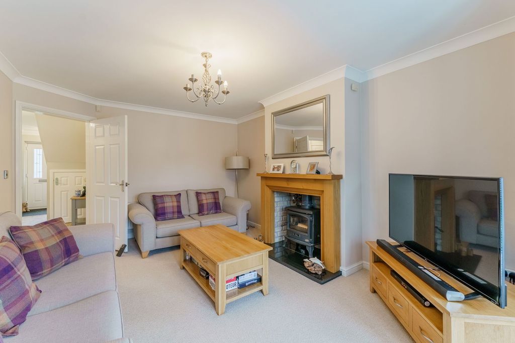 Property photo 3 of 27