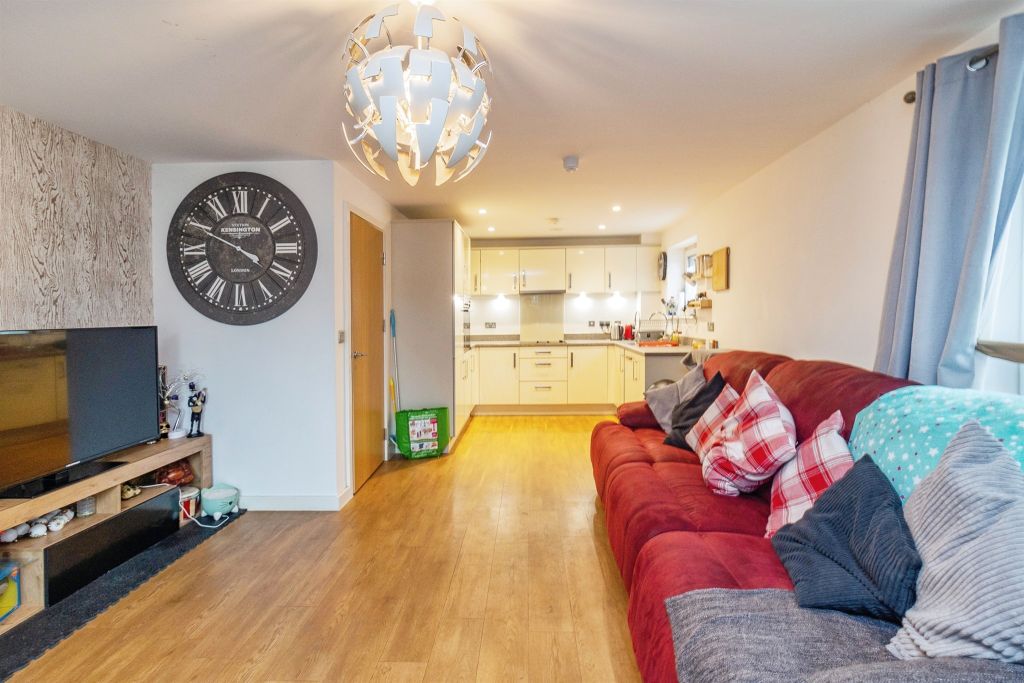 Property photo 2 of 17