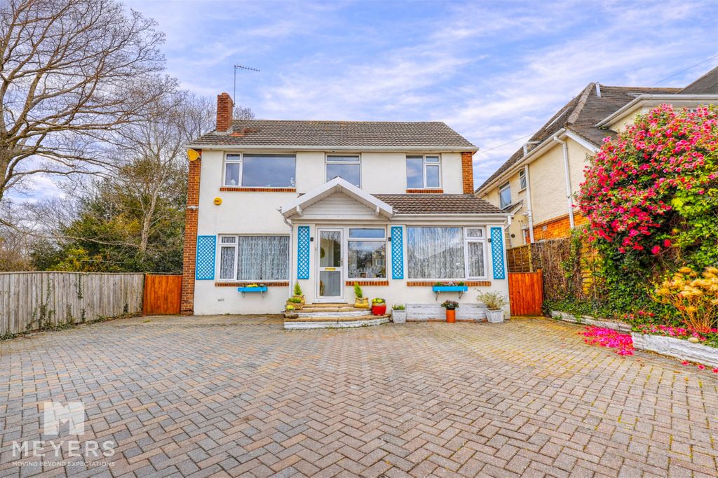 Property photo 2 of 29