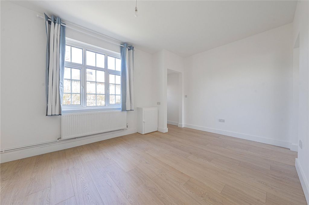 Property photo 2 of 12 Picture No. 10