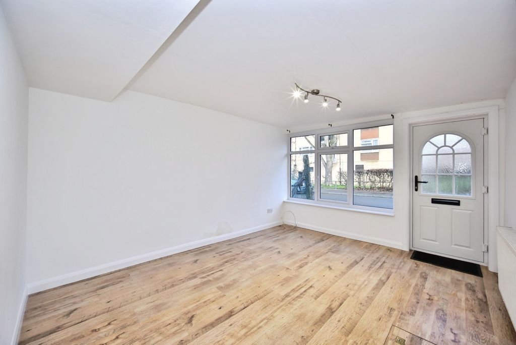 Property photo 2 of 15 Pbox-Img.Jpg