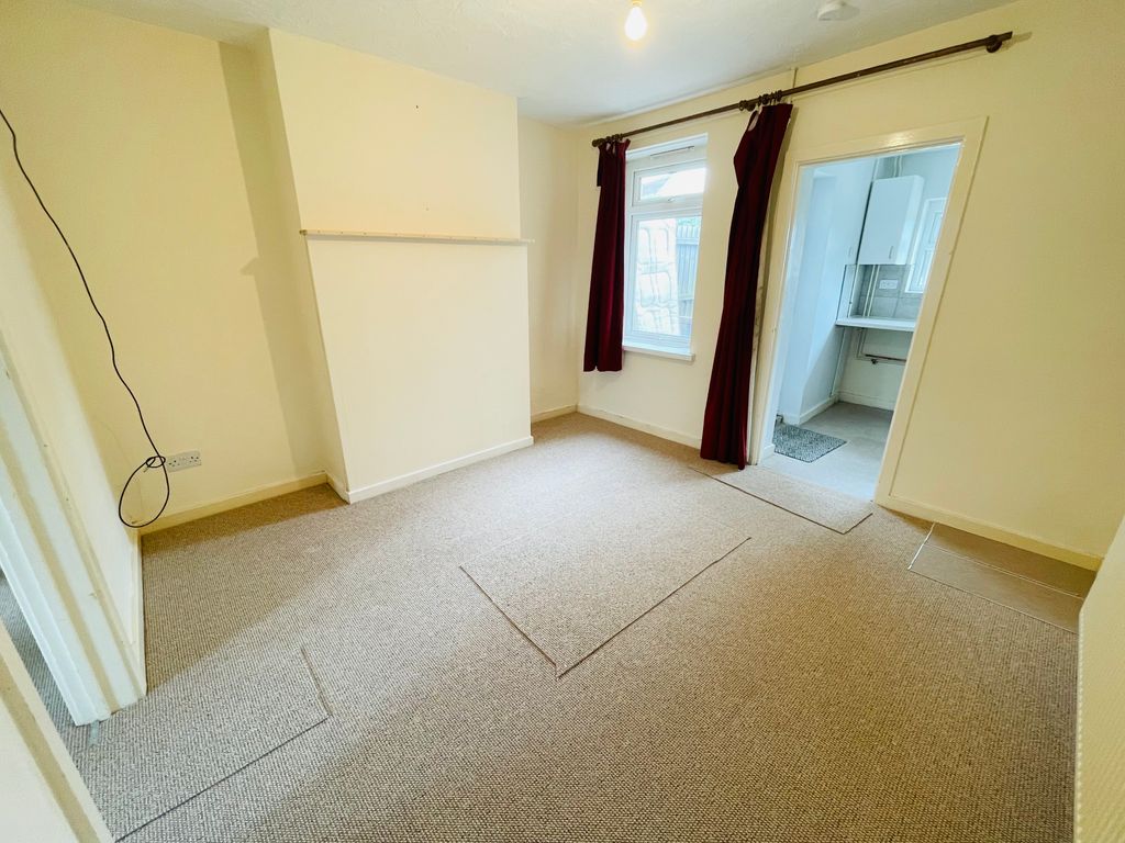 Property photo 3 of 8 Dining Room