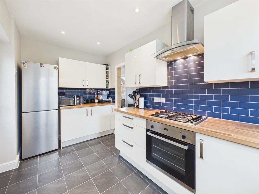 Property photo 2 of 16