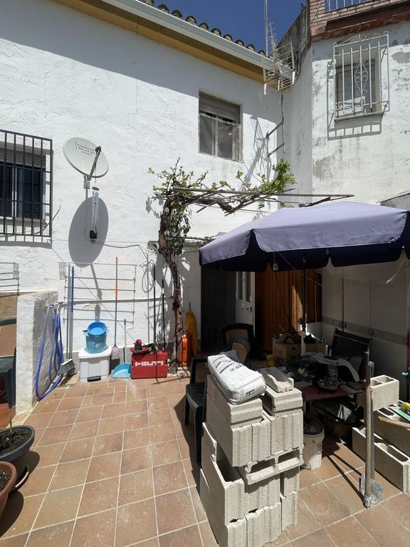 Property photo 1 of 27